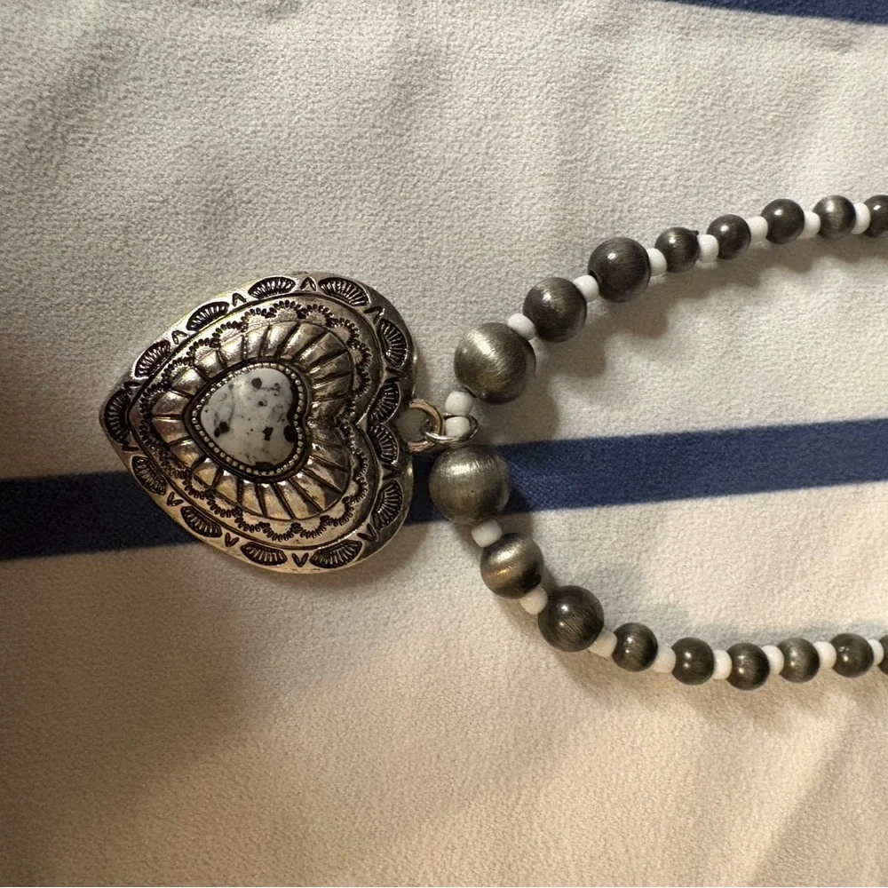 Necklace - Picture 2 of 3